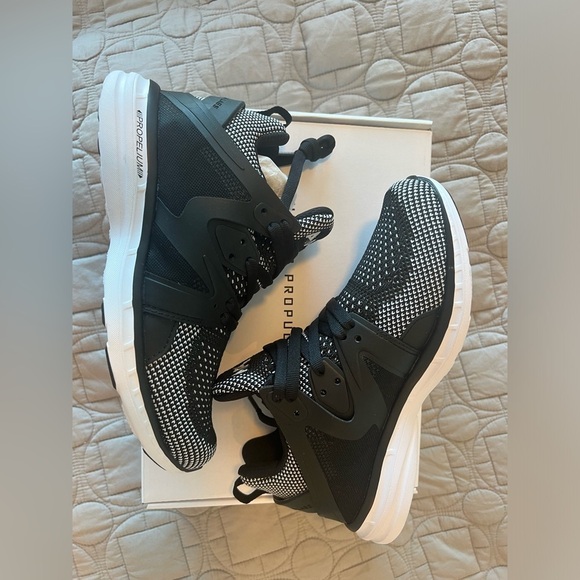 APL Black and White Women's Ascend Sneaker - Picture 1 of 16